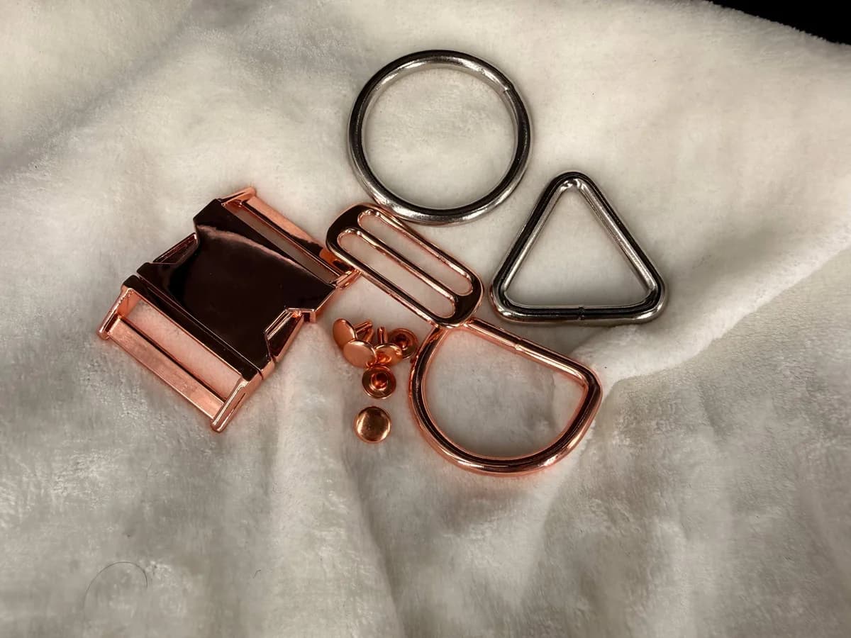 FoxHeaven hardware and webbing details